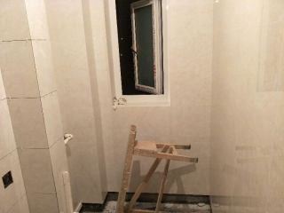 厨房、卫生间墙砖施作