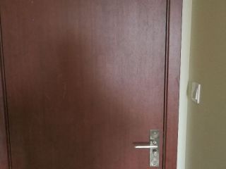 套装门、踢脚线安装