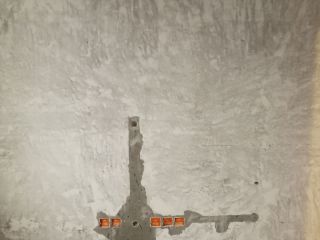现场背景墙及隔墙施作