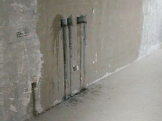 水、电管开槽施作