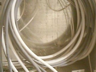 强、弱电路穿线施作