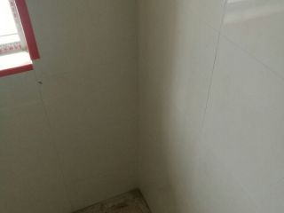 厨房、卫生间墙砖施作