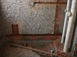 水、电管开槽施作