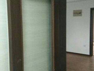 套装门、踢脚线安装
