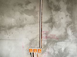 水、电管开槽施作