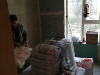 地砖铺贴及地面找平施作