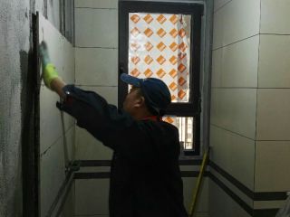 厨房、卫生间墙砖施作