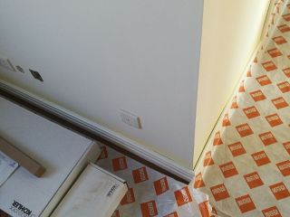 套装门、踢脚线安装