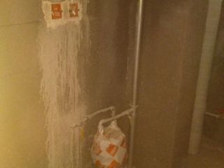 水、电管开槽施工
