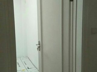 套装门、踢脚线安装