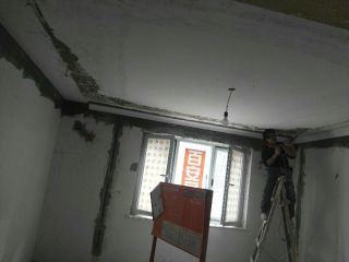 水、电管开槽施作