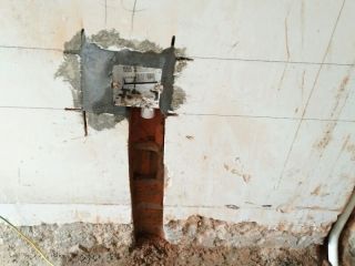 水、电管开槽施工