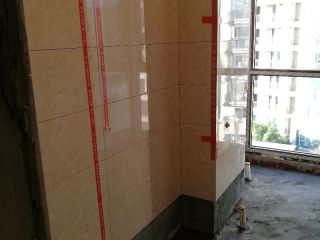 厨房、卫生间墙砖施作