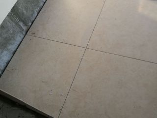 地砖铺贴及地面找平施作