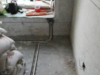 水、电管开槽施作