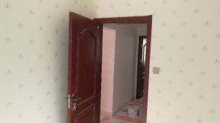 成品门及墙纸铺贴