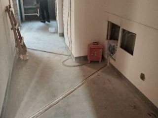 水、电管开槽施作