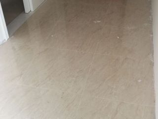 地砖铺贴及地面找平施作