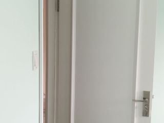 套装门、踢脚线安装