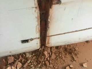 水、电管开槽施工