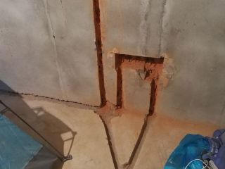 水、电管开槽施作