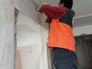 强、弱电路穿线施作
