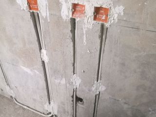 强、弱电路穿线施作