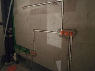 水、电管开槽施作