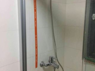 成品门及墙纸铺贴
