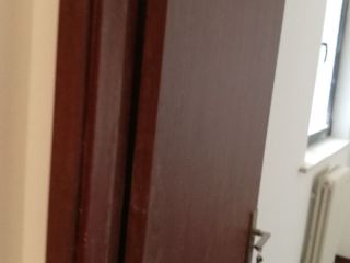 套装门、踢脚线安装
