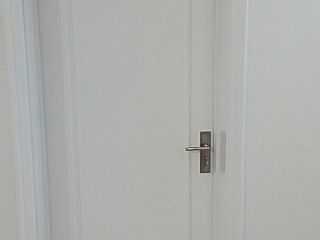 套装门、踢脚线安装