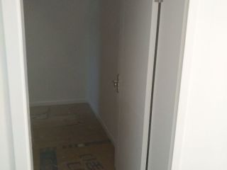 成品门及墙纸铺贴