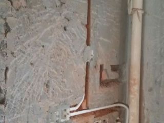 水、电管开槽施作