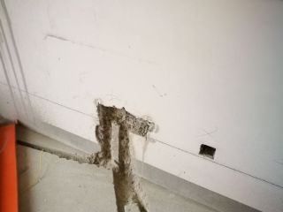 水、电管开槽施作