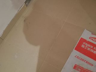 地砖铺贴及地面找平施作