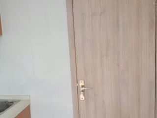 套装门、踢脚线安装