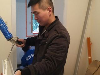 成品门及墙纸铺贴
