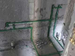 水、电管开槽施作