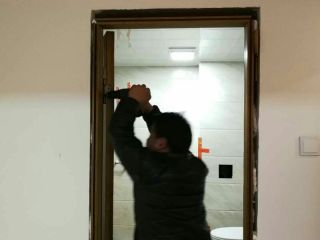 成品门及墙纸铺贴