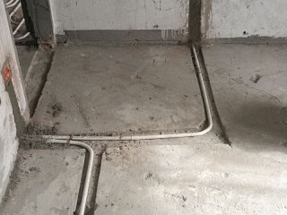 水、电管开槽施工