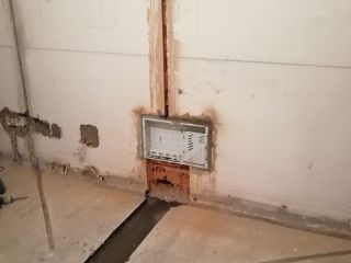 水、电管开槽施作