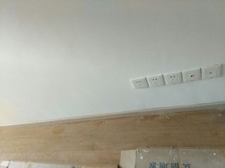 套装门、踢脚线安装