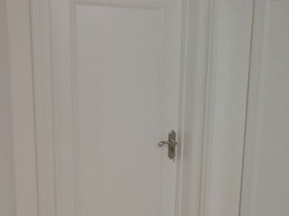 套装门、踢脚线安装
