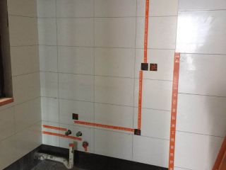 厨房、卫生间墙砖施作