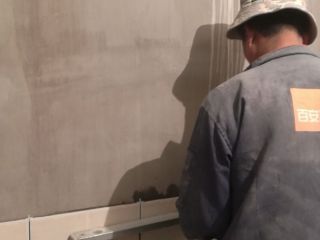 厨房、卫生间墙砖施作