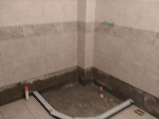 地砖铺贴及地面找平施作