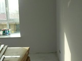 墙、顶面乳胶漆及墙纸铺贴