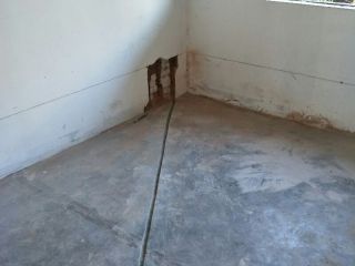水、电管开槽施作