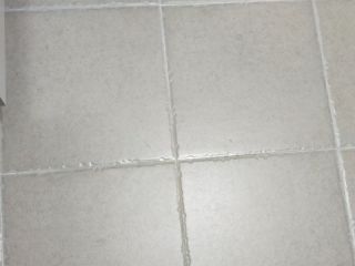 地砖铺贴及地面找平施作