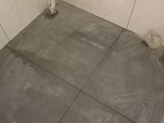 地砖铺贴及地面找平施作